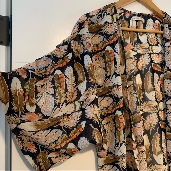 Rachael & Chloe | Feather Pattern Open Robe Top - Picture 2 of 12